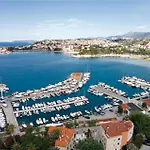 Lovely In Stobrec With Wifi * Spalato