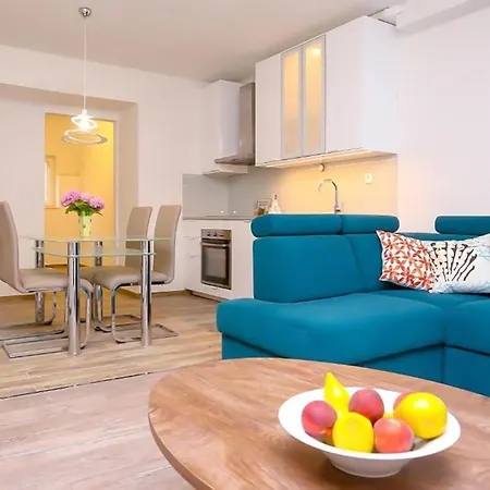 Apartment Amazing In Stobrec With Wifi Split