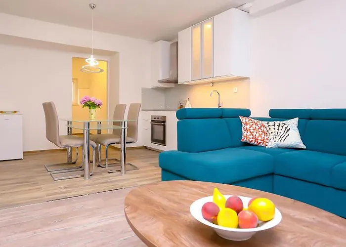 Apartment Amazing In Stobrec With Wifi Split