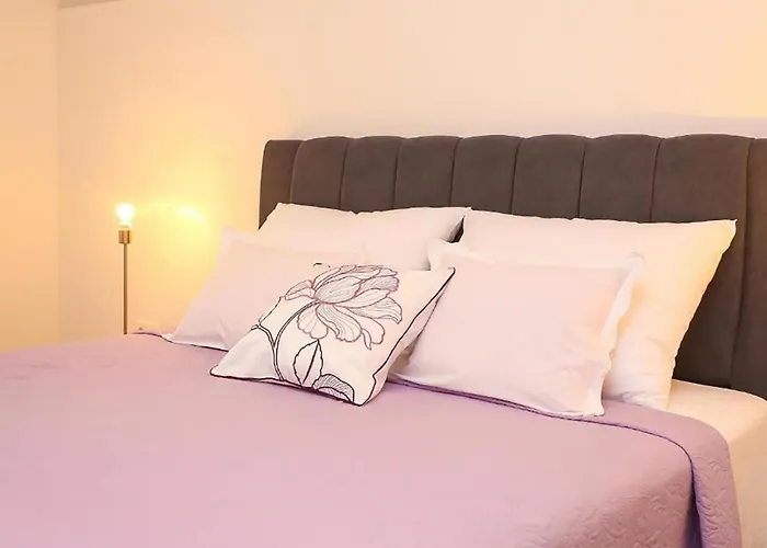 Amazing In Stobrec With Wifi Apartment Split