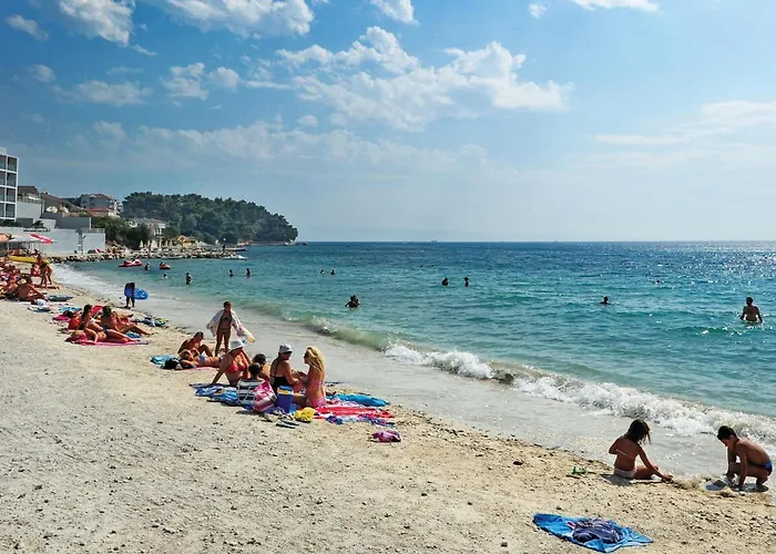 Amazing In Stobrec With Wifi Apartment *