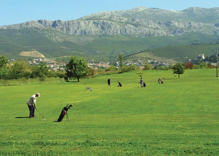 Amazing In Stobrec With Wifi Apartment *